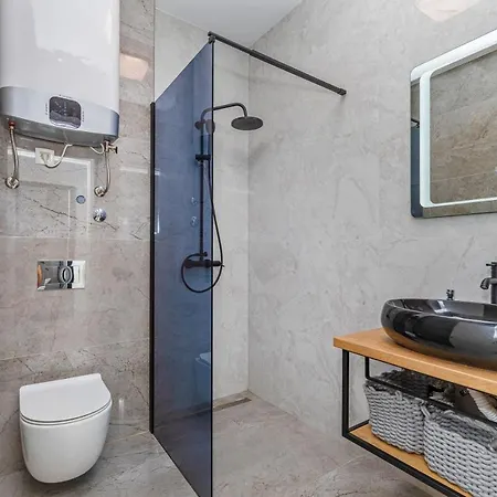 5 Star Luxury Seaview *