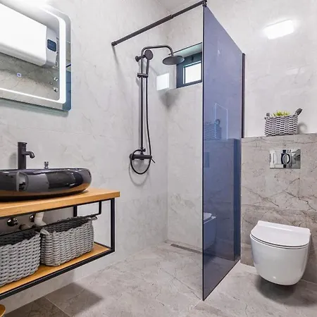 5 Star Luxury Seaview Apartment *