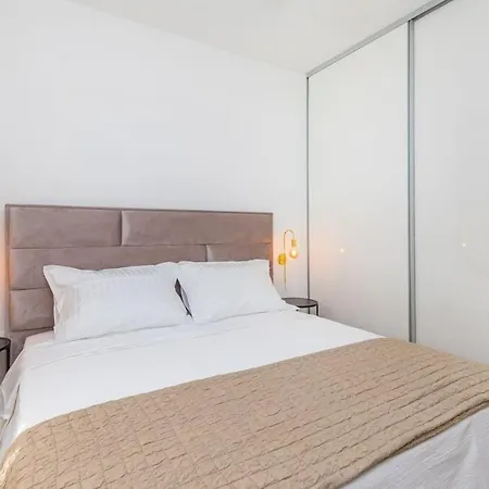 5 Star Luxury Seaview *
