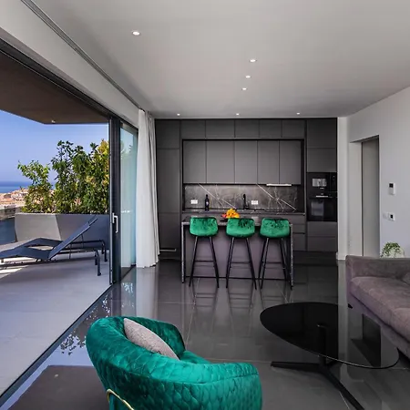 5 Star Luxury Seaview Appartement *